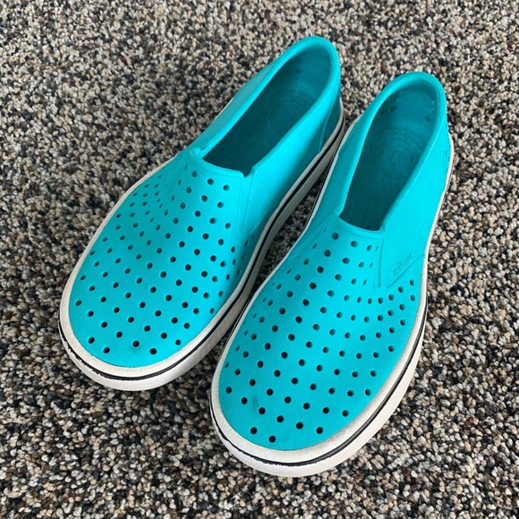 Native Miles Shoes Size J2 - Picture 1 of 10